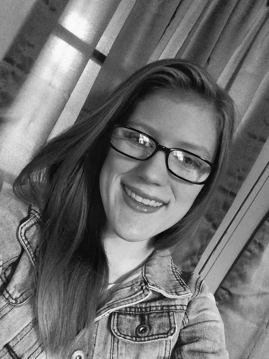 Taylor_Walter99's tweet photo. Senior!!! #Classof2018 https://t.co/sYRDQYvzvE