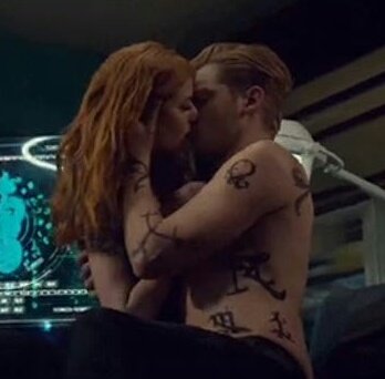 myeojuz's tweet photo. SHIPPO MAIS Q TUDO NA MINHA LIFE
#ShadowhuntersNaNetflix
#ClaceIsBack https://t.co/i2B9XVWMCx