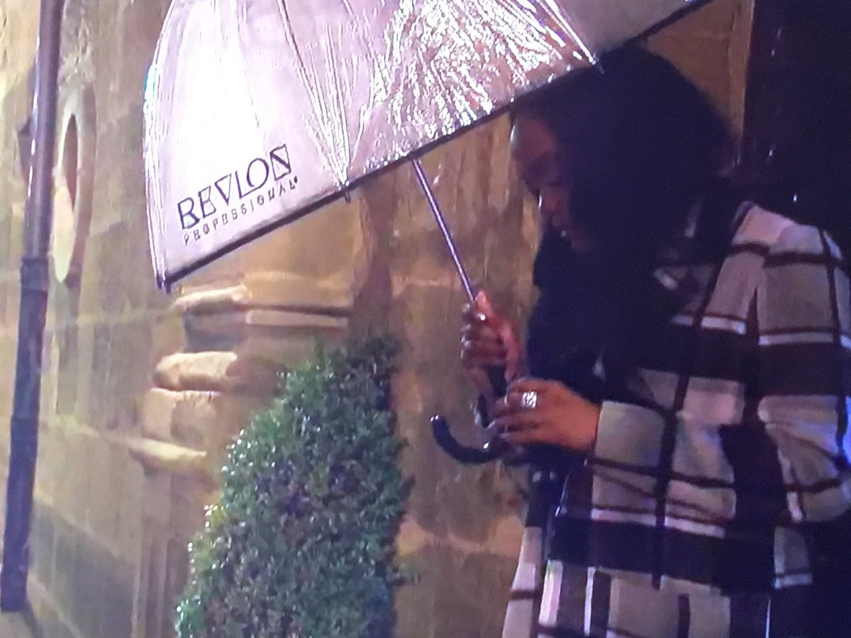 michcoll's tweet image. Love the subtle Revlon plus during the height of this show's emotional journey #maybehesworthit #wrongbrand #TheBacheloretteFinale