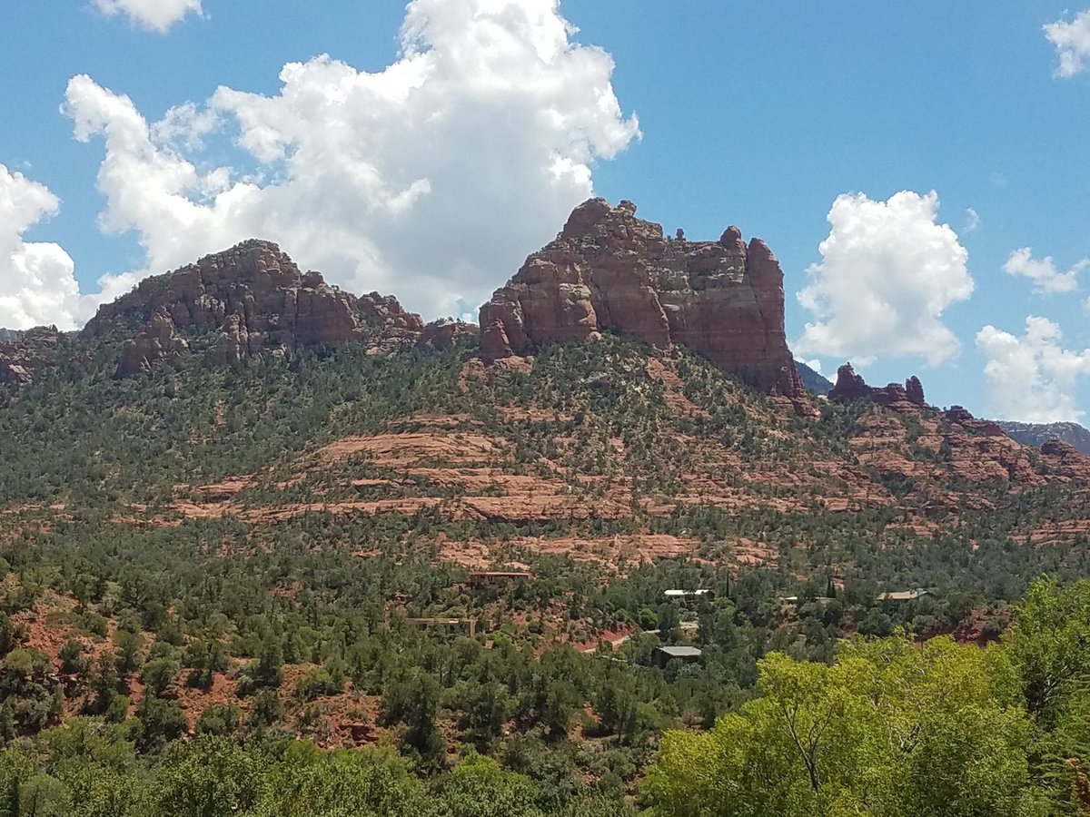 Todd_Trafalgar's tweet photo. Can you spot #SnoopyRock in #Sedona, #Arizona? #SimplyTrafalgar #WesternDiscoverer @TrafalgarTalk https://t.co/bTWUXErntp