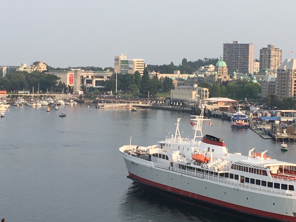 HousesandCondos's tweet photo. Calm water for the arrival of the #CoHoFerry in Victoria's Inner Harbour #yyj #WestCoast #HeritageDay #longweekend https://t.co/boOYgvxAdF