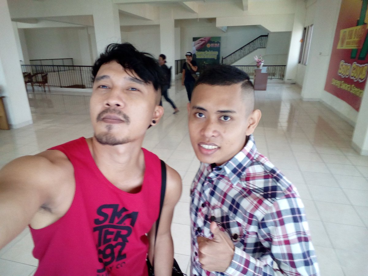 Matur nuwun kakak-kakak @HijauDaunBaru ojo lali sering-sering mampir ke Semarang yaa 😅 #sakittapikurindu