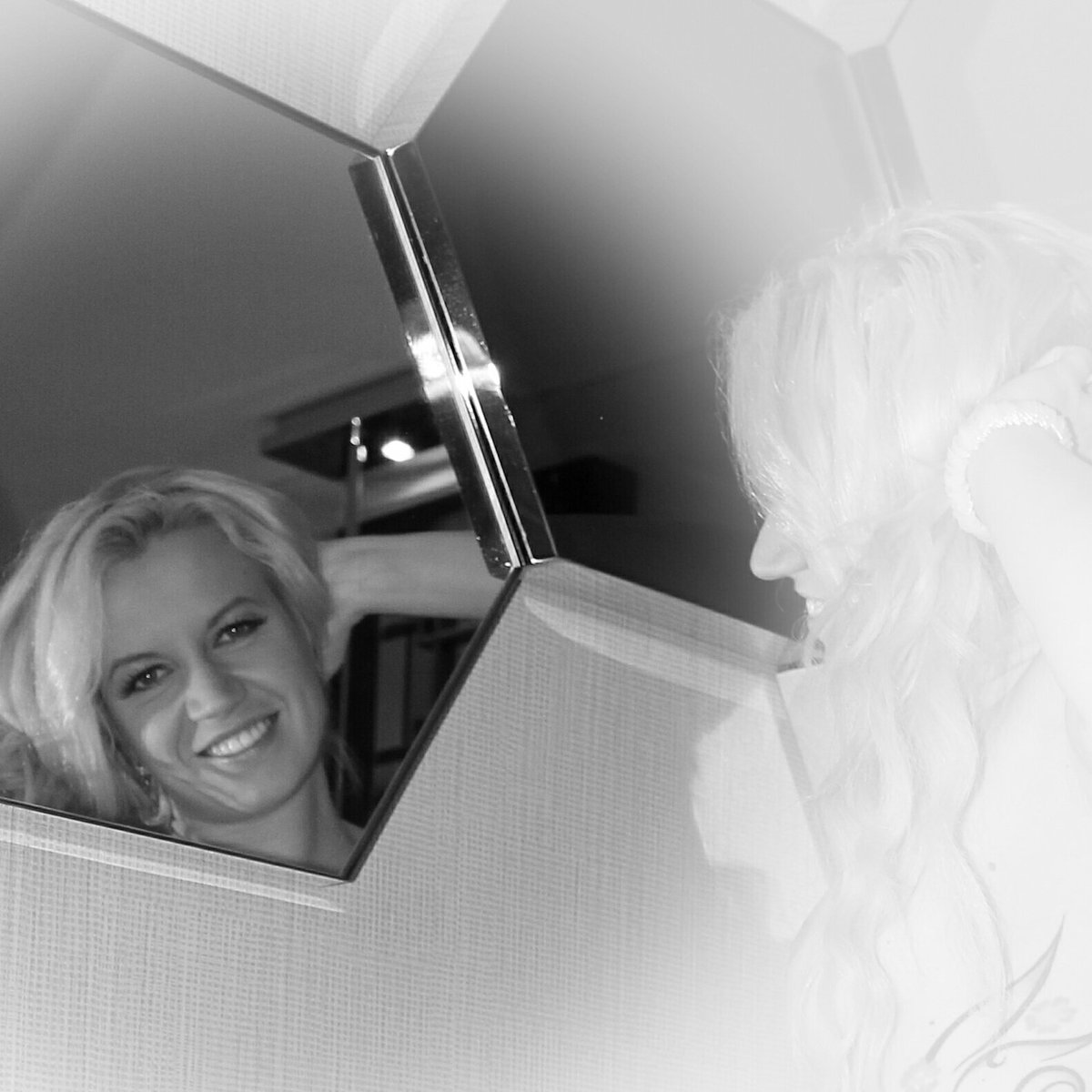 LadyTinaPertes's tweet photo. Getting ready for a wedding in Germany #wedding #castleingermany #gettingready #goddessinpink #partytime https://t.co/WregHWVvw2