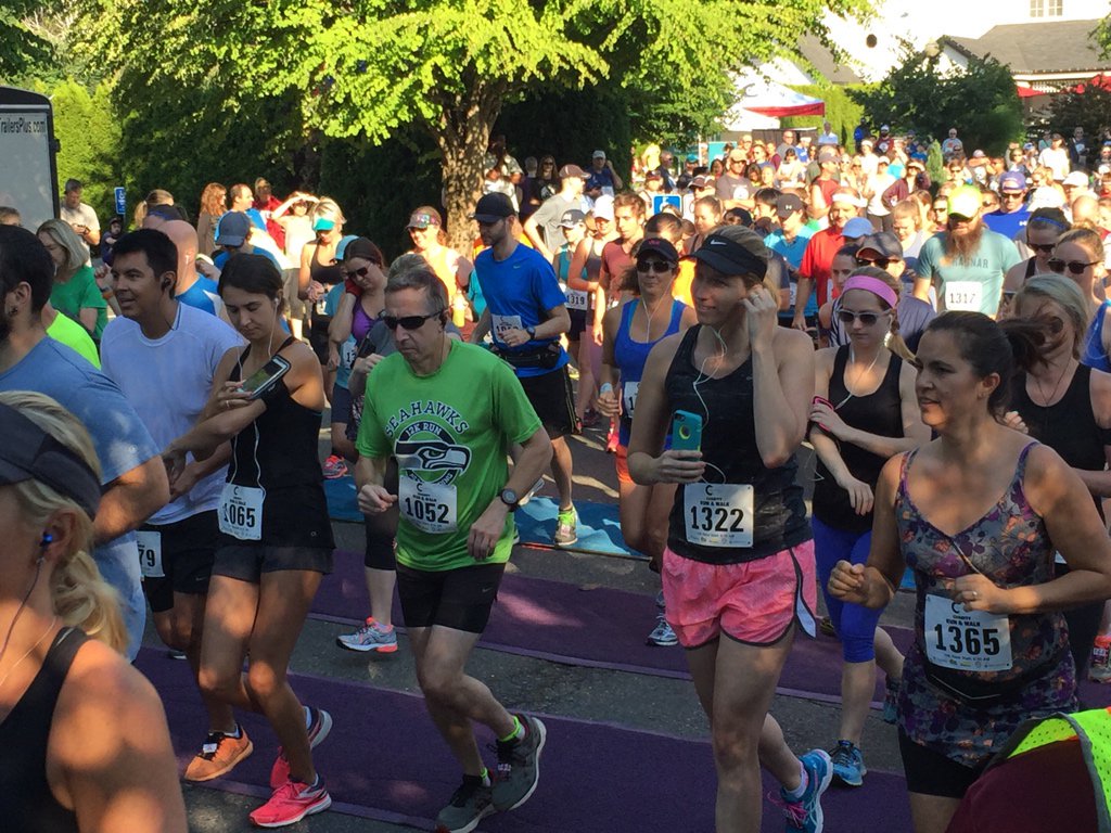 seattlechildren's tweet photo. Enjoy #running and #wine? Register for #SCGuilds @RunForChildrens charity run and walk on 8/19 at @ColumbiaWinery. https://t.co/8GiCZiFIRe https://t.co/wxpG2bJanI