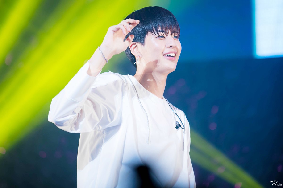 R10tionP's tweet photo. 170806 OSAKA SHOWCASE @UP10TION
#업텐션 #UP10TION #고결 #고민수 #KOGYEOL #コギョル https://t.co/nPB5mR6899