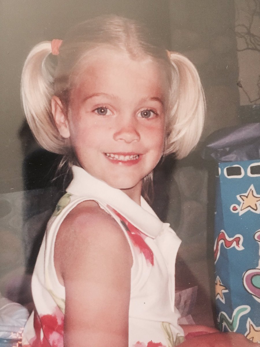 dcfoster04's tweet image. It's my best friend's birthday. Happy 18th, pretty girl