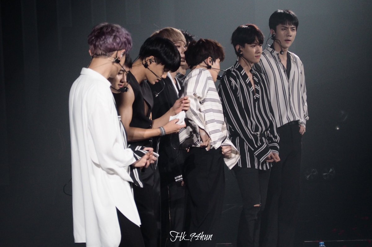 hk_94hun's tweet photo. 170805 SMTOWN special stage in HK•Chanyeol D.O Kai #smthk #smt #exo #chanyeol #do #kai #엑소 #찬열 #디오 #카이 https://t.co/dd2vwjP3Y0