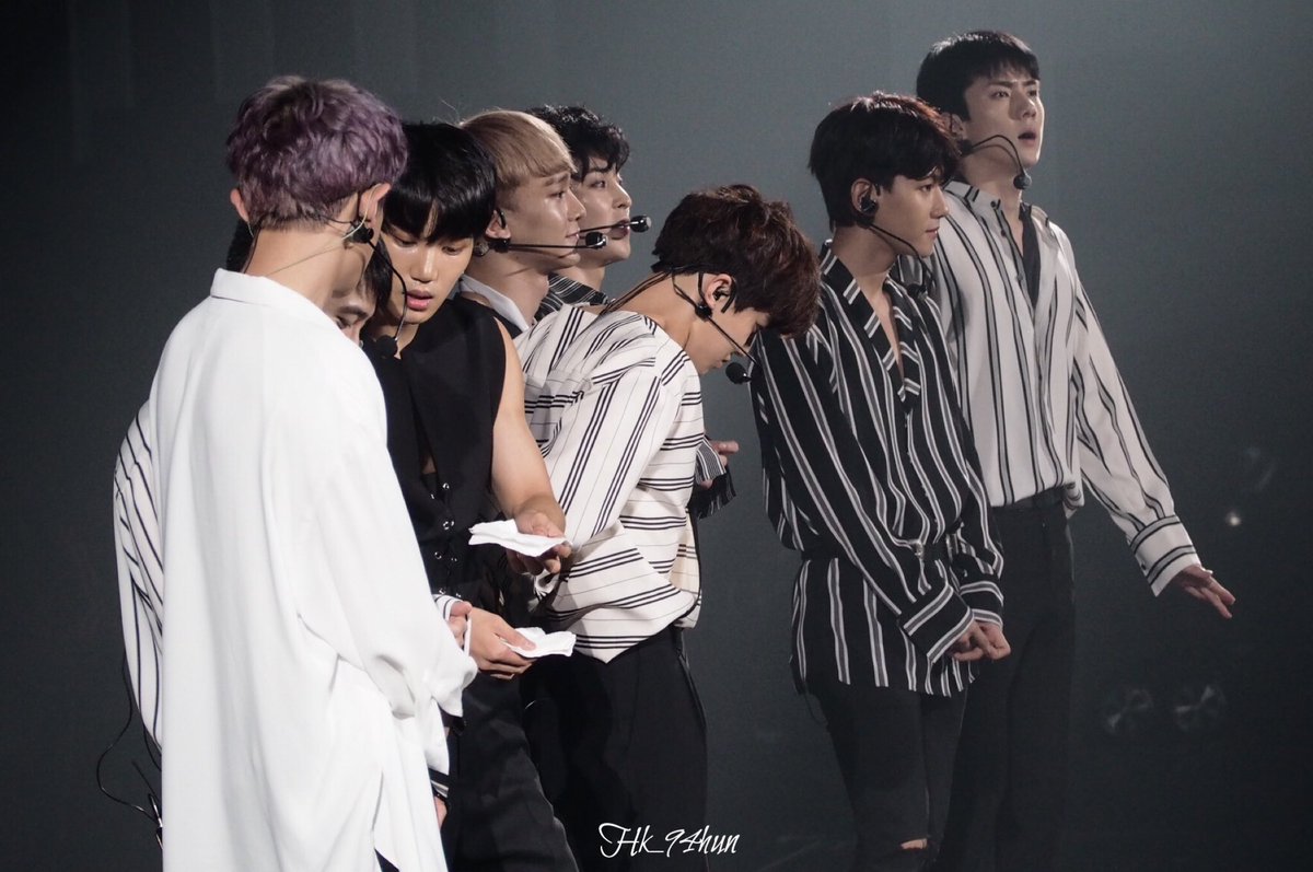 hk_94hun's tweet photo. 170805 SMTOWN special stage in HK•Chanyeol D.O Kai #smthk #smt #exo #chanyeol #do #kai #엑소 #찬열 #디오 #카이 https://t.co/dd2vwjP3Y0