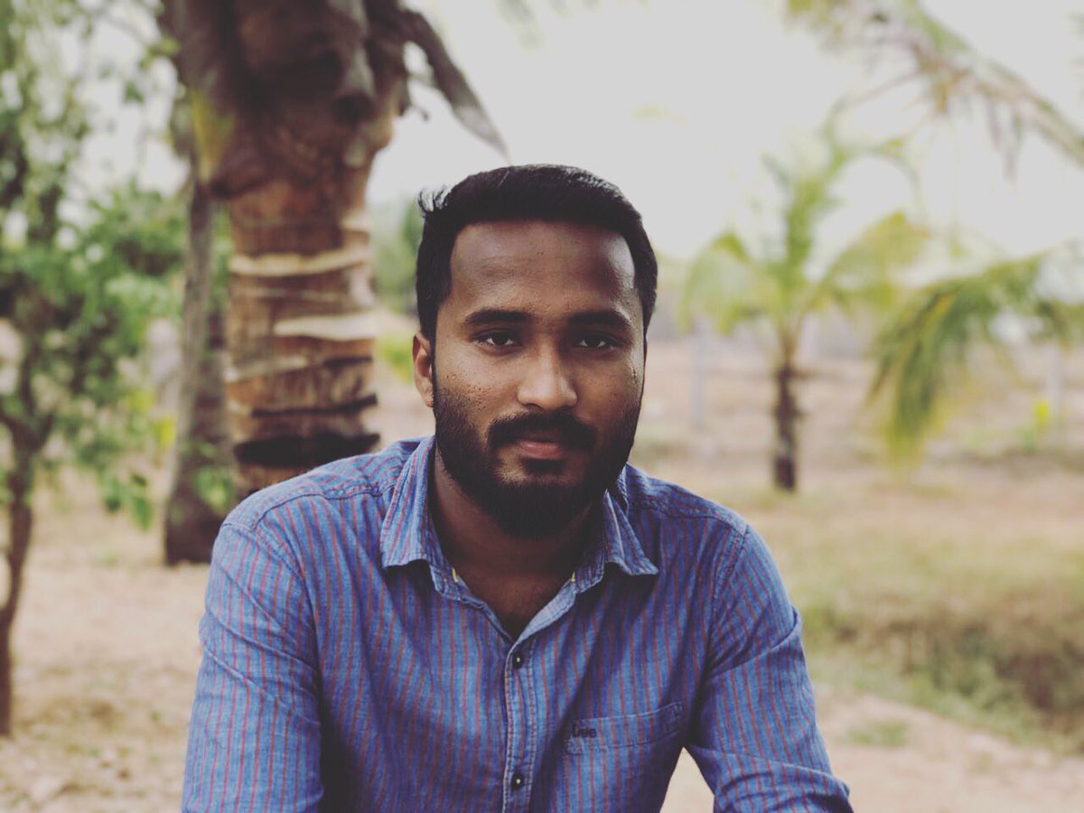 DeedatNawfer's tweet photo. #BenchDiscussion 🌴🌴 #FreshAir #DeepBreath https://t.co/jnN6WRkRgy