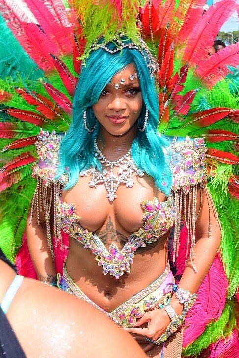 fentynna's tweet photo. Rihanna!!! https://t.co/Db01IpHhw1