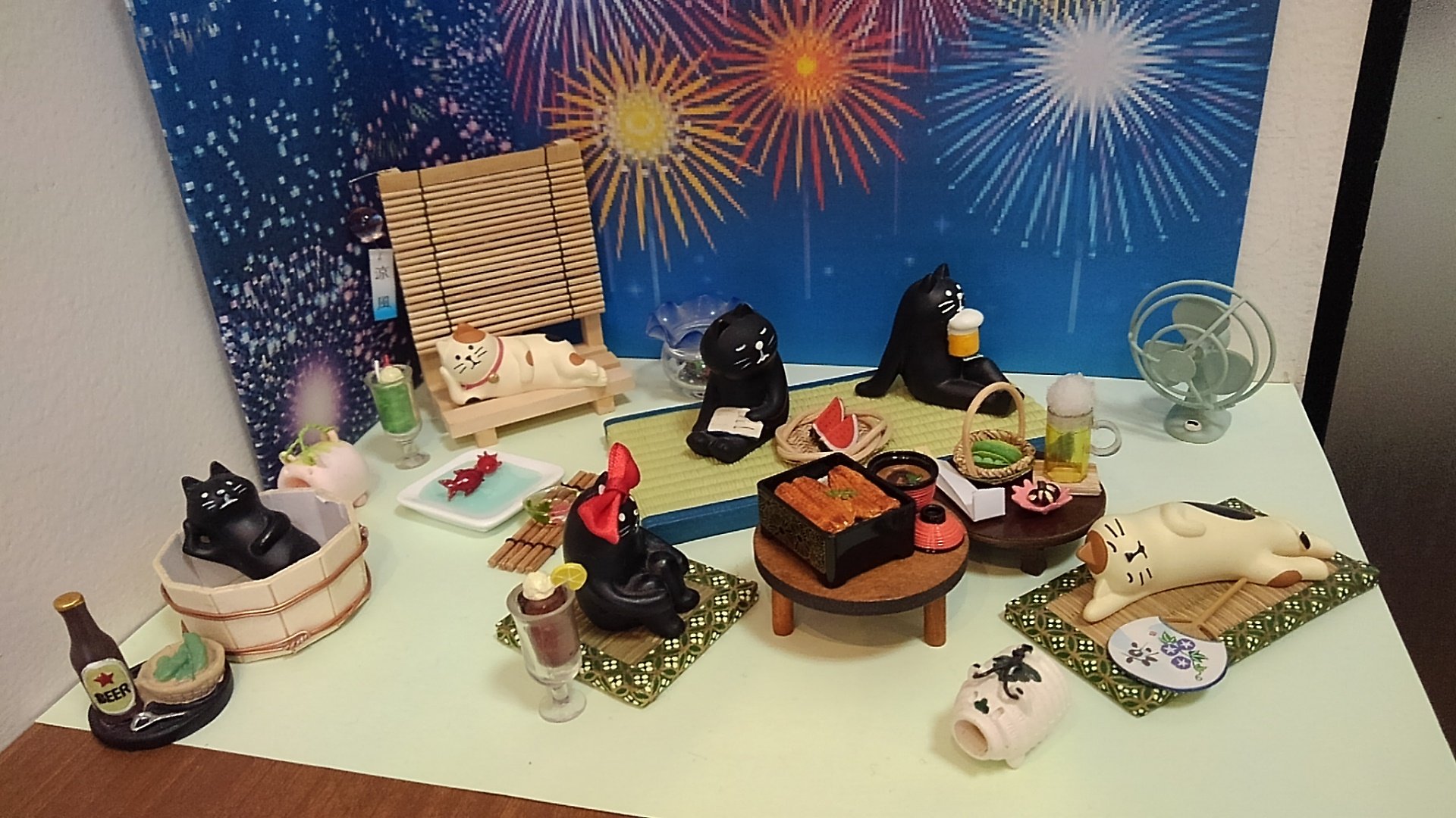 Mineko Nagase ボブテイル Ar Twitter 美容室ボブテイル8月のディスプレイ 納涼花火大会 昭和の夏だね 今年は涼しげペンギンさん達も登場 T Co Rydilbmlqt Twitter