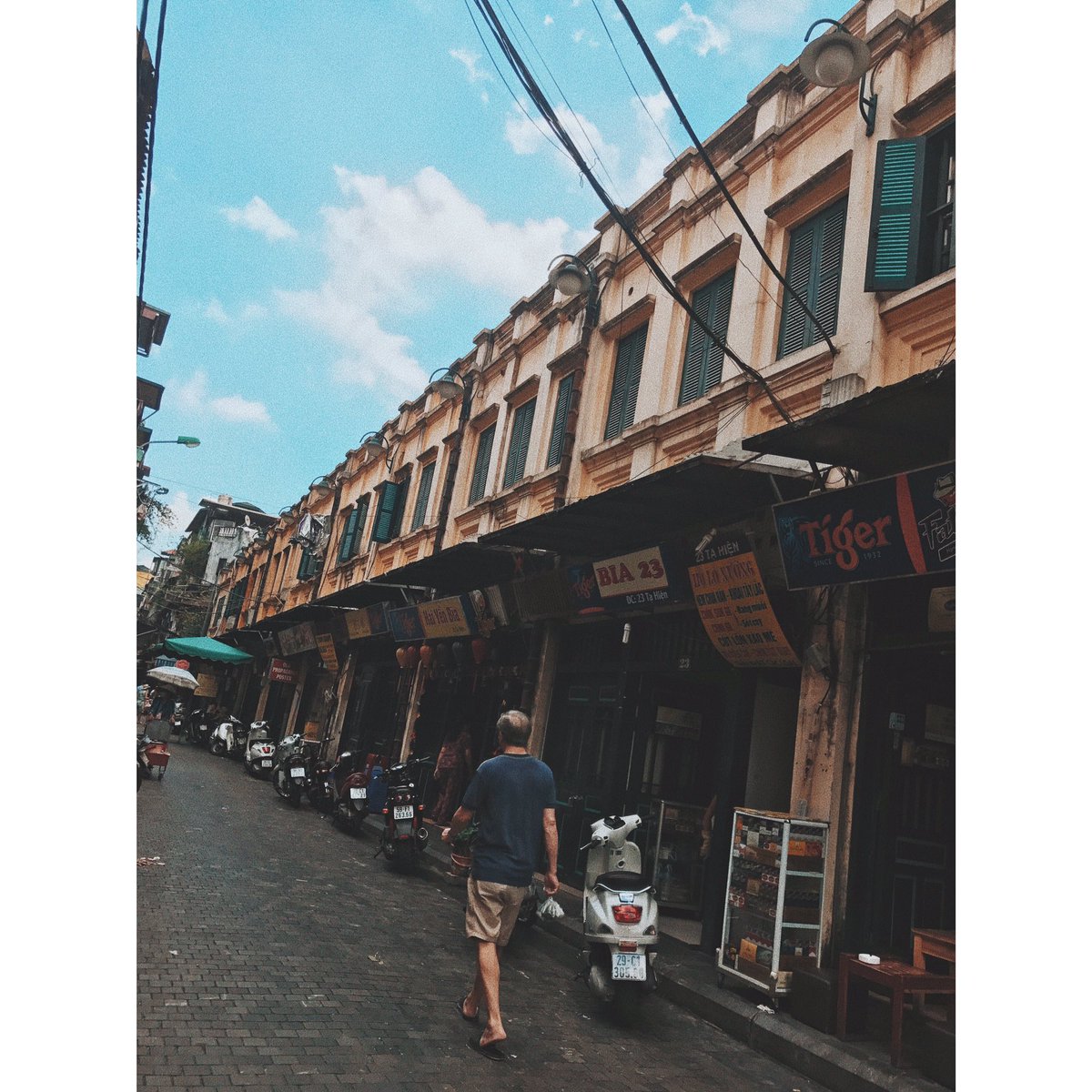 Don't want to work under the heat 😭 I decided to give myself 2 days off ✌🏻I'm hiding from the sunshine 🔥and praying for the rain 😂
#hanoi