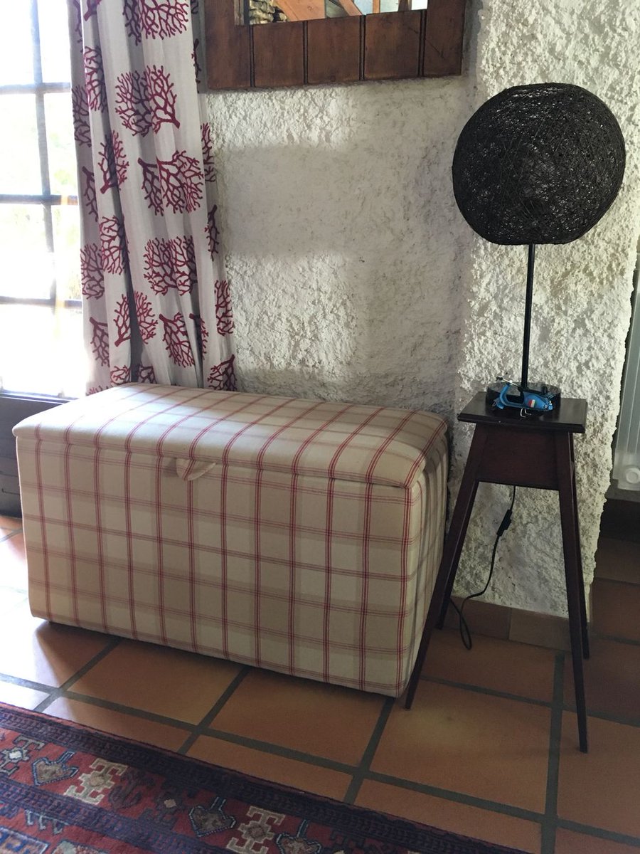 Upholsterybycrm's tweet image. Whilst at Nanny and Grumps I spotted these two pieces of mine #firesidechair #reupholstered  #clutterbox #custommade