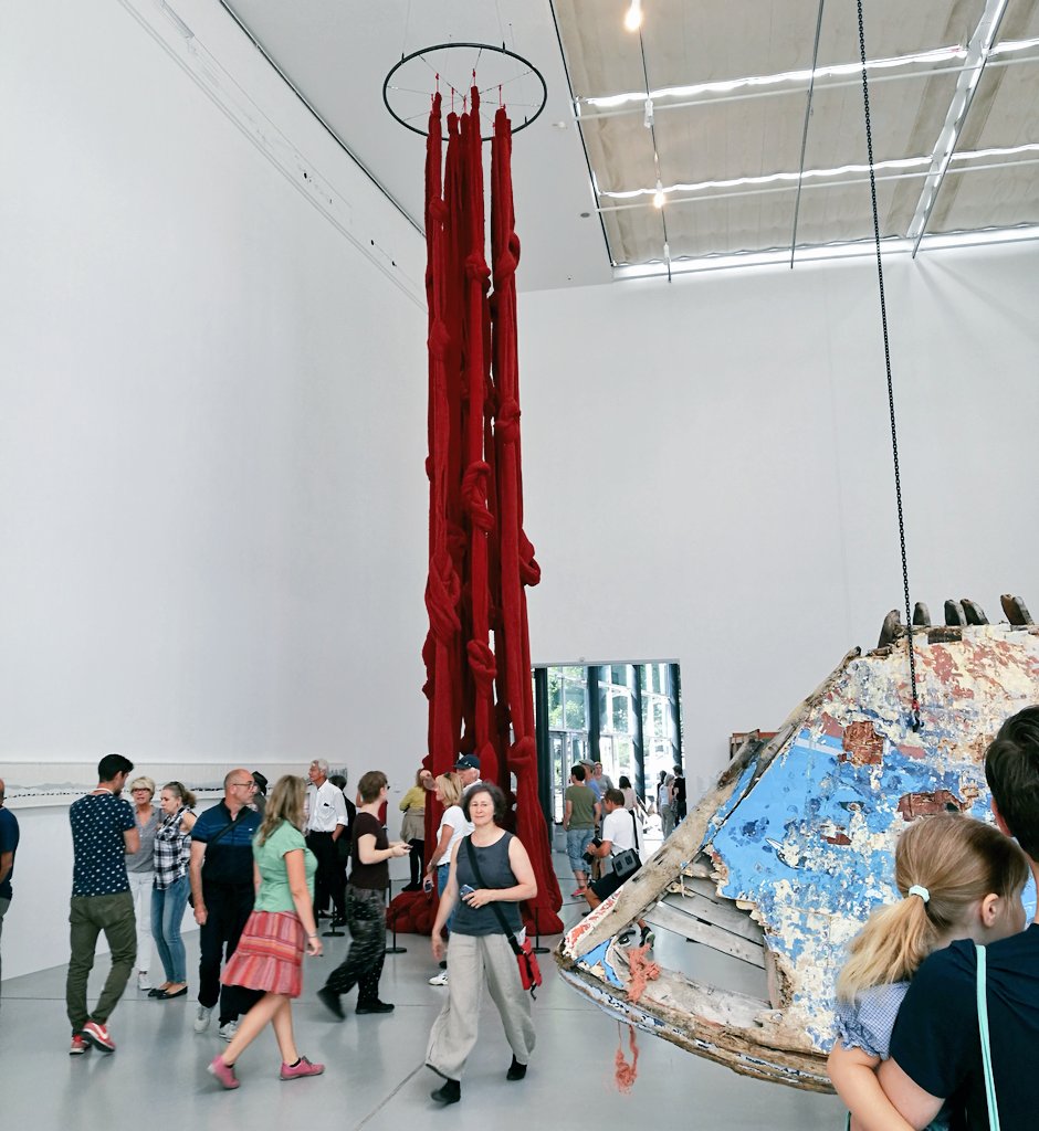 HamburgRene's tweet image. #documentaHalle ist durch, auf zum #PalaisBellevue...

#doc1 #documenta14 #contemporaryart