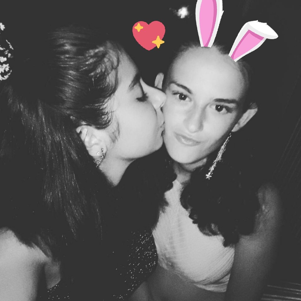 Bunny_w_t's tweet photo. El pasado finde las bunnies  lo pasamos juntaass😝 tenemos que repetiir🤗.
¡Te amudoro bunny!🐇.
Pronto subiremos un vídeo al canal....😉 https://t.co/XLeYppUJyF