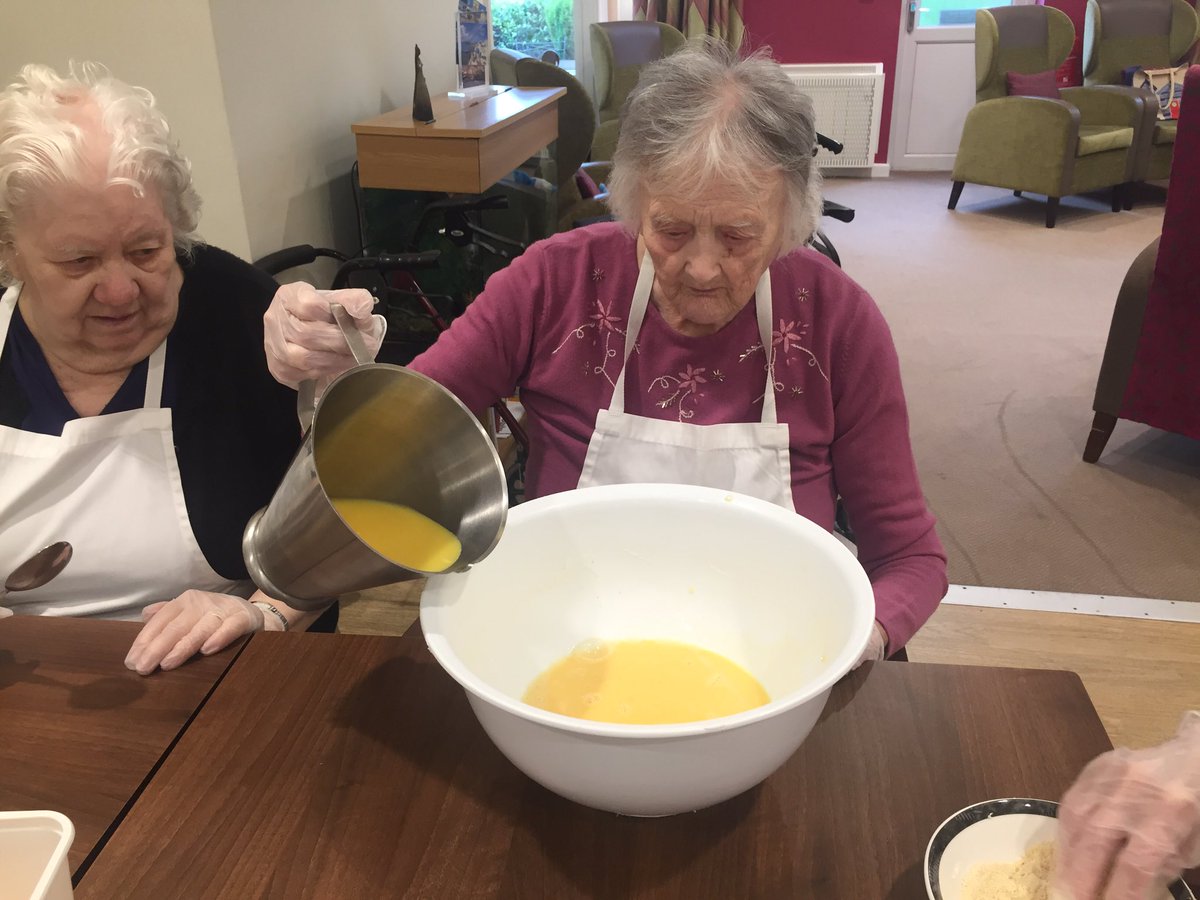 PrimroseCourtCH's tweet photo. It's all coming together! #BakingTuesday #cake @Anchor_Trust @GBCookBook https://t.co/E8fKDPxCO4