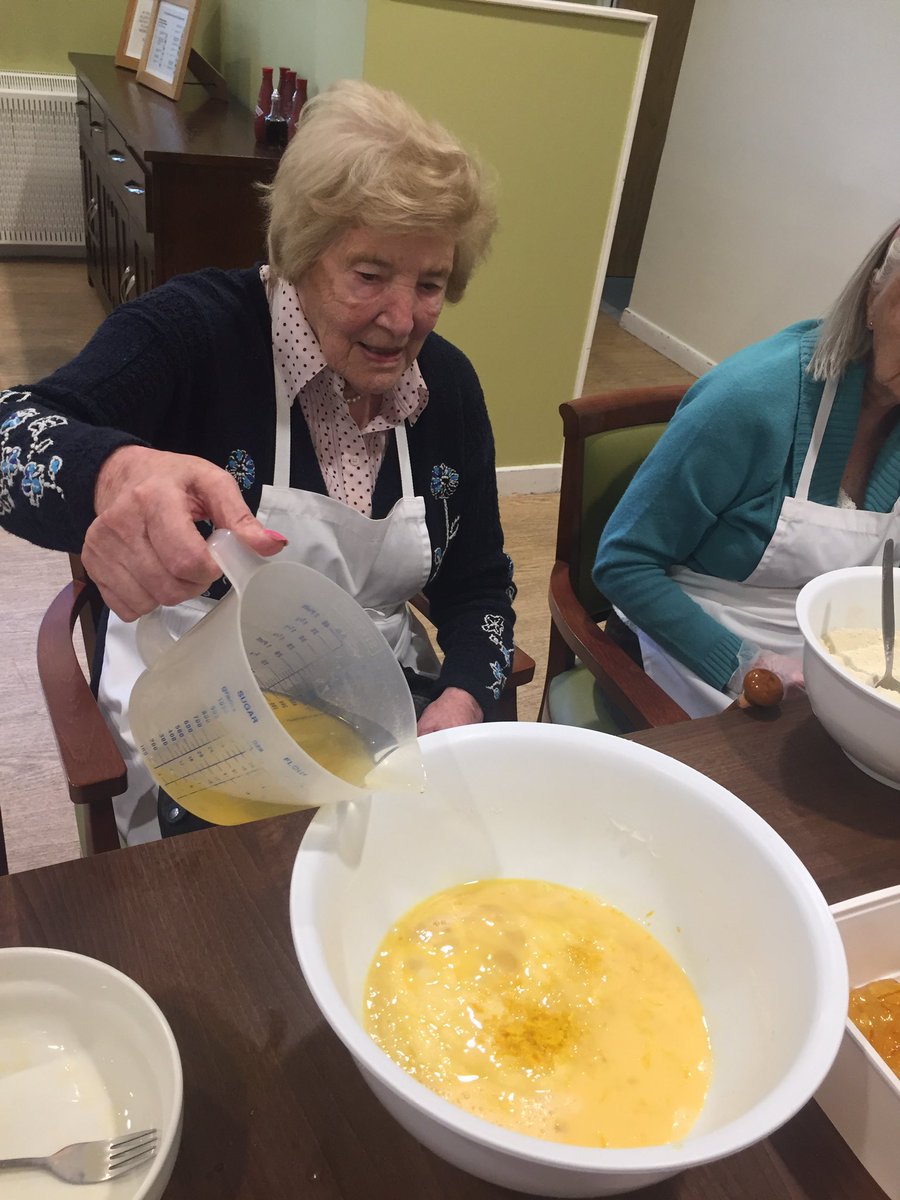 PrimroseCourtCH's tweet photo. It's all coming together! #BakingTuesday #cake @Anchor_Trust @GBCookBook https://t.co/E8fKDPxCO4