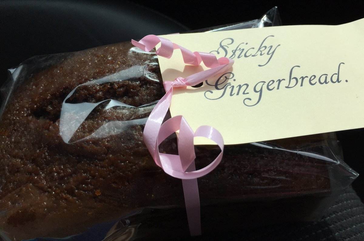 rebeccajdawes's tweet image. First #RealResultsCircle cake of August delivered to the fabulous @22Ajw. Look out for Andrew's video on @BASFcropUK #Harvest17