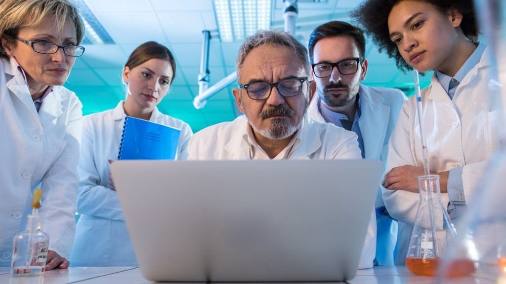 Better drugs, faster: The potential of AI-powered humans - BBC News crwd.fr/2vdMwHZ