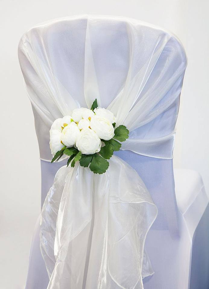 Looking for something a little different?

#Newbury #Oxford #Basingstoke #Rdguk #Berkshire #Hampshire #bridetobe #weddingdecor #chairhoods