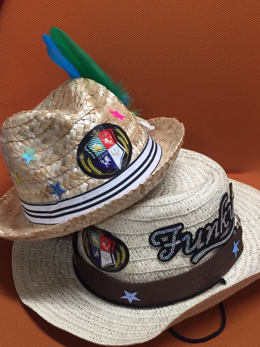 オクトーバーフェスト 王国のビアフェスト では小学生までを対象に麦わら帽子の飾り付けワークショップを開催します かっこいい カンカン帽やカウボーイハットにリボンやビーズ 貝殻を使って オリジナルの麦わら帽子を作りましょう 8月11日 13日 19