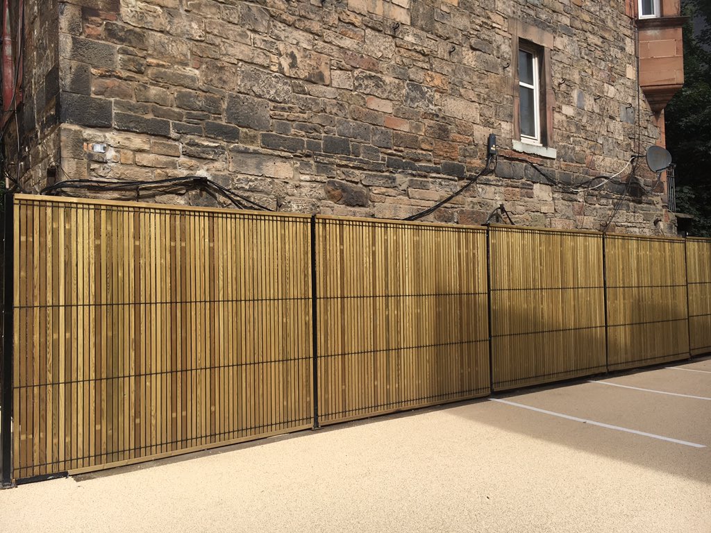 iconfabrication's tweet photo. #PriviceyScreen #fence @DowningGroup @Jacksonsfencing https://t.co/jKl2NGEfBd