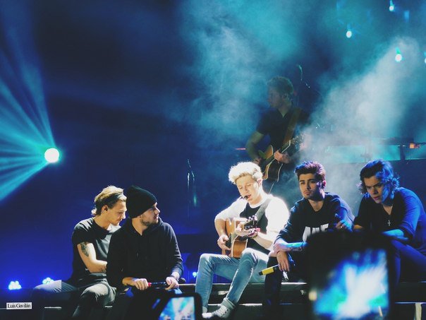 hungry_carly's tweet image. #MTVAwardsStar one direction
#ОливкаФолловитДжи
#ЗабывчиваяФолловитМэловина