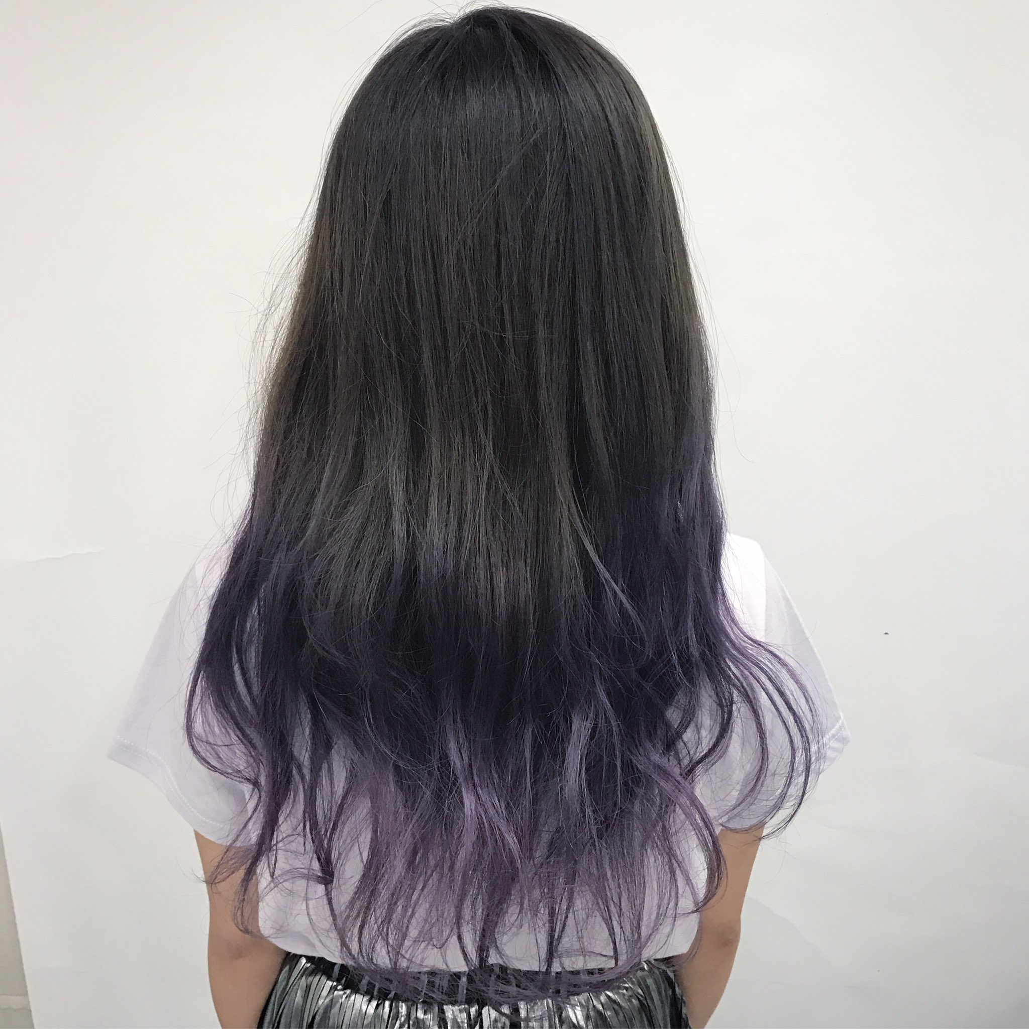 Twitter এ 川畑晋也 原宿 美容師 ハイトーンヘアー グレーアッシュxラベンダーグラデーションカラー 毛先 ブリーチ後に根元 中間はグレーアッシュにし 毛先はラベンダーにてグラデーションしました 派手髪 ダブルカラー グラデーションカラー インナーカラー