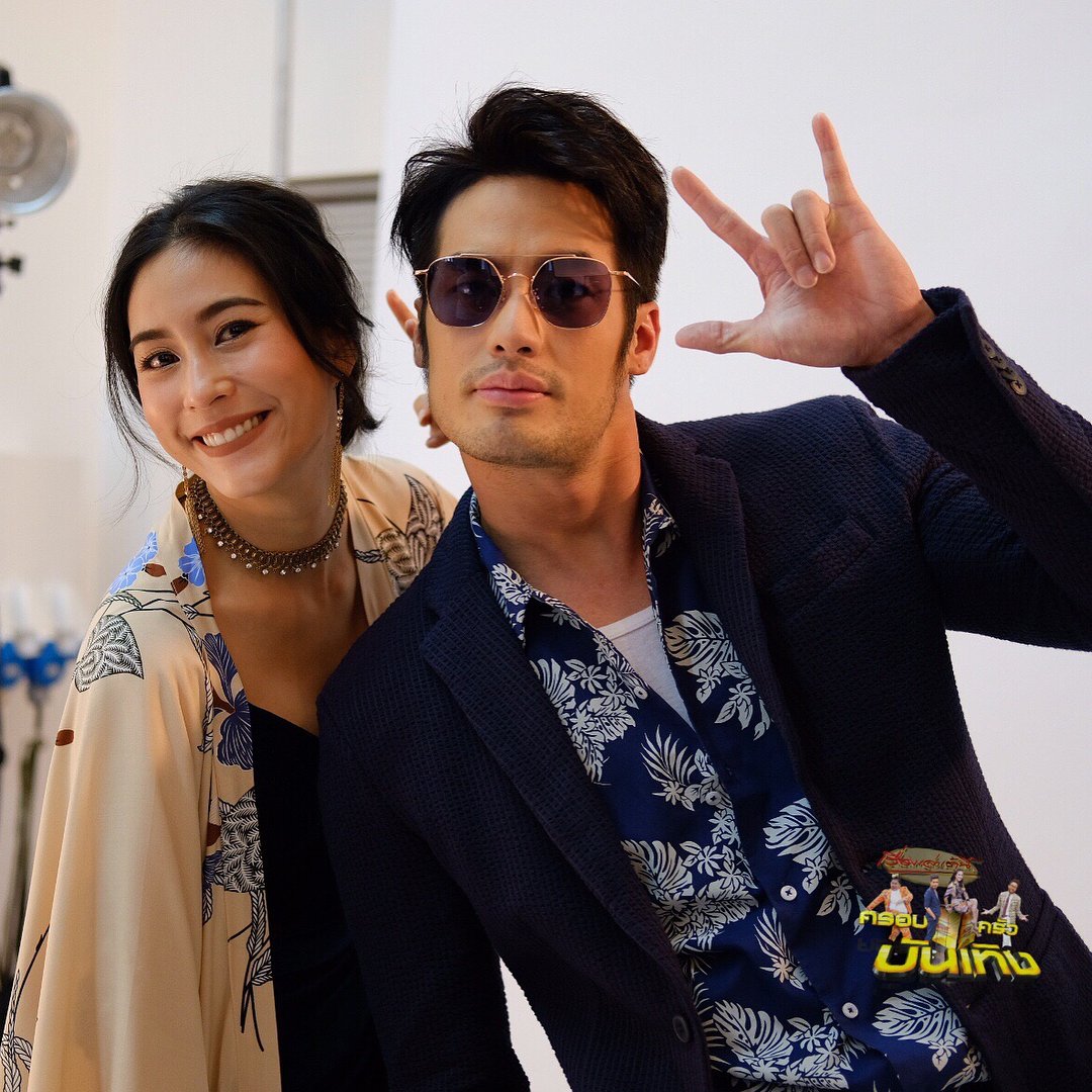 pmk_2017's tweet photo. #เพลิงรักเพลิงแค้น บอย-จุ๋ย ปั้นจั่น-ริต้า เนื้อเรื่องมีความอีรุงตุงนัง บอยชอบจุ๋ย จุ๋ยเป็นแฟนปั้นจั่น ริต้าแย่งปั้นจั่นมาแล้วก็ไปชอบบอยอีก https://t.co/ApYRhqNfIl