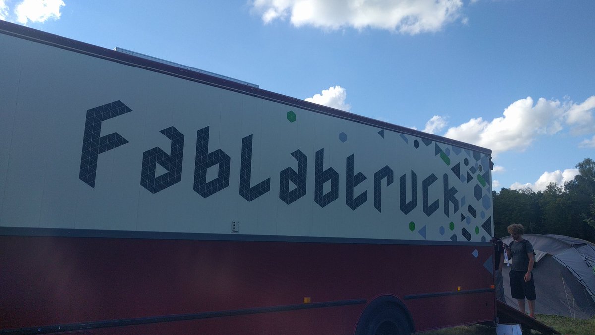 Op een camping een prototype maken? Met de fablabtruck is het mogelijk. #SHA2017