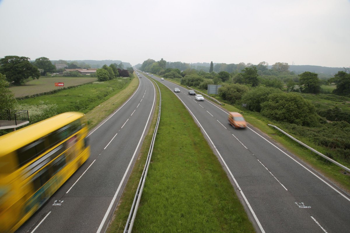 Drivers beware: the #A338 is closed southbound tonight and tomorrow bit.ly/2ukkWd4