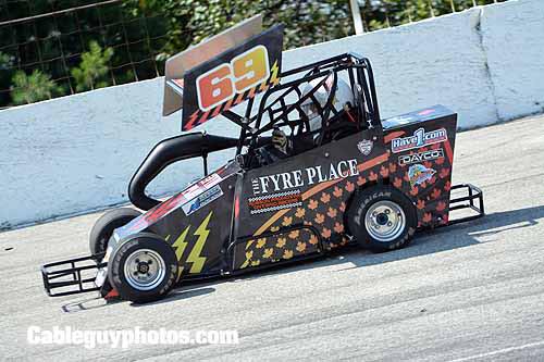 ladybug388's tweet photo. .@WallyWilson69 Suffers Bad Luck at @PtboSpeedway and @Sauble_Speedway --> https://t.co/rkv5tQ6ODe #OSCAAR @OSCAARRacing #OutlawMidget https://t.co/384wC0UhXW