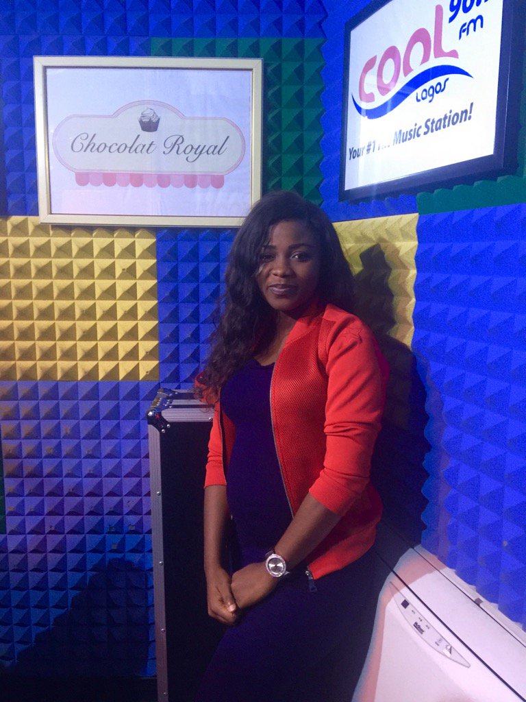 Mannieessien's tweet photo. Meet @ZeezaSadiq the brain behind Chi's Journey, the short movie. She's got a few accolades both home and abroad. https://t.co/XgrBMna8U1