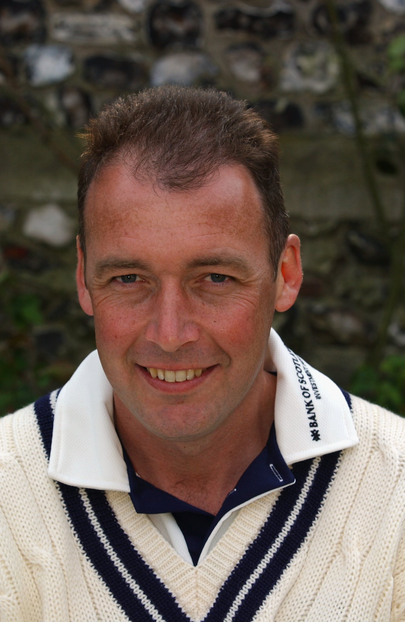 Wishing a very Happy Birthday to Middlesex legend Angus Fraser! 510 appearances  1,013 wickets 6 trophies 