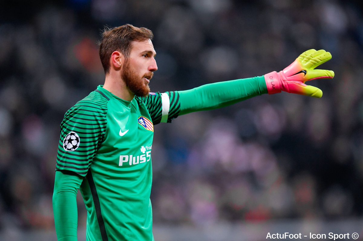 ActuFoot_'s tweet photo. L'Atlético de Madrid négocie avec Jan Oblak pour le faire prolonger à Madrid ainsi qu'ajouter une clause "anti-PSG" à son contrat. (@marca) https://t.co/dxlnJvFMZJ