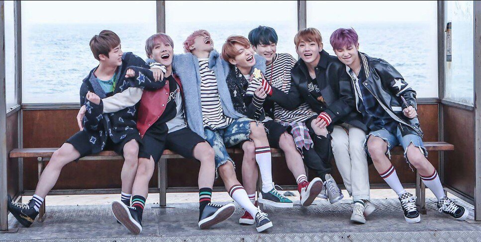 writerImanMalik's tweet photo. Attention #ARMY! RT to spread
Confirmed #BTS mass streaming schedule for all old #btsmvs!
Starts Aug17th...till Sep1
https://t.co/pppEXpLLUe https://t.co/aNcsBfHLoR