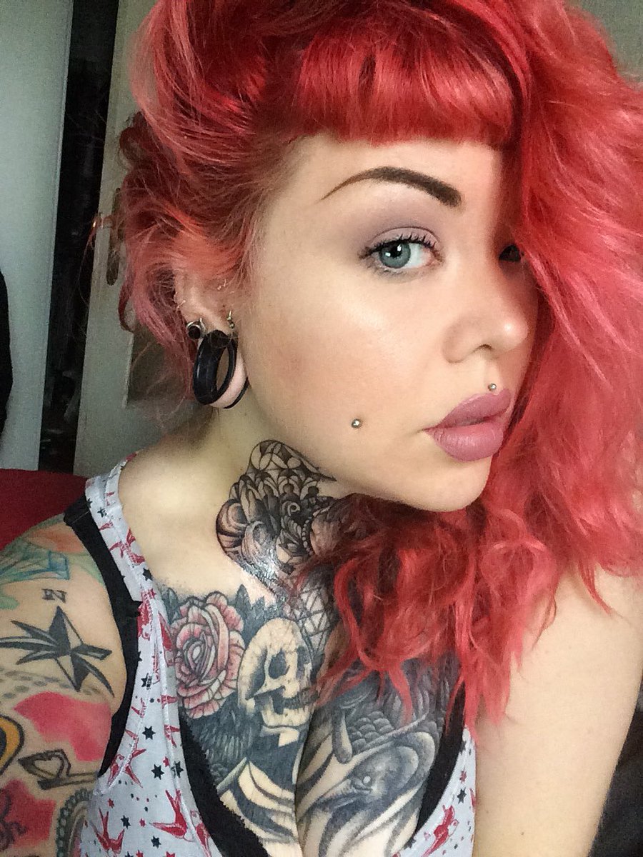 savagebetty1's tweet photo. New tattoo #tatouage #tated #tattooed #ink #inked #model #selfie #alt #alternative #altgirl https://t.co/qZt4rOciLL