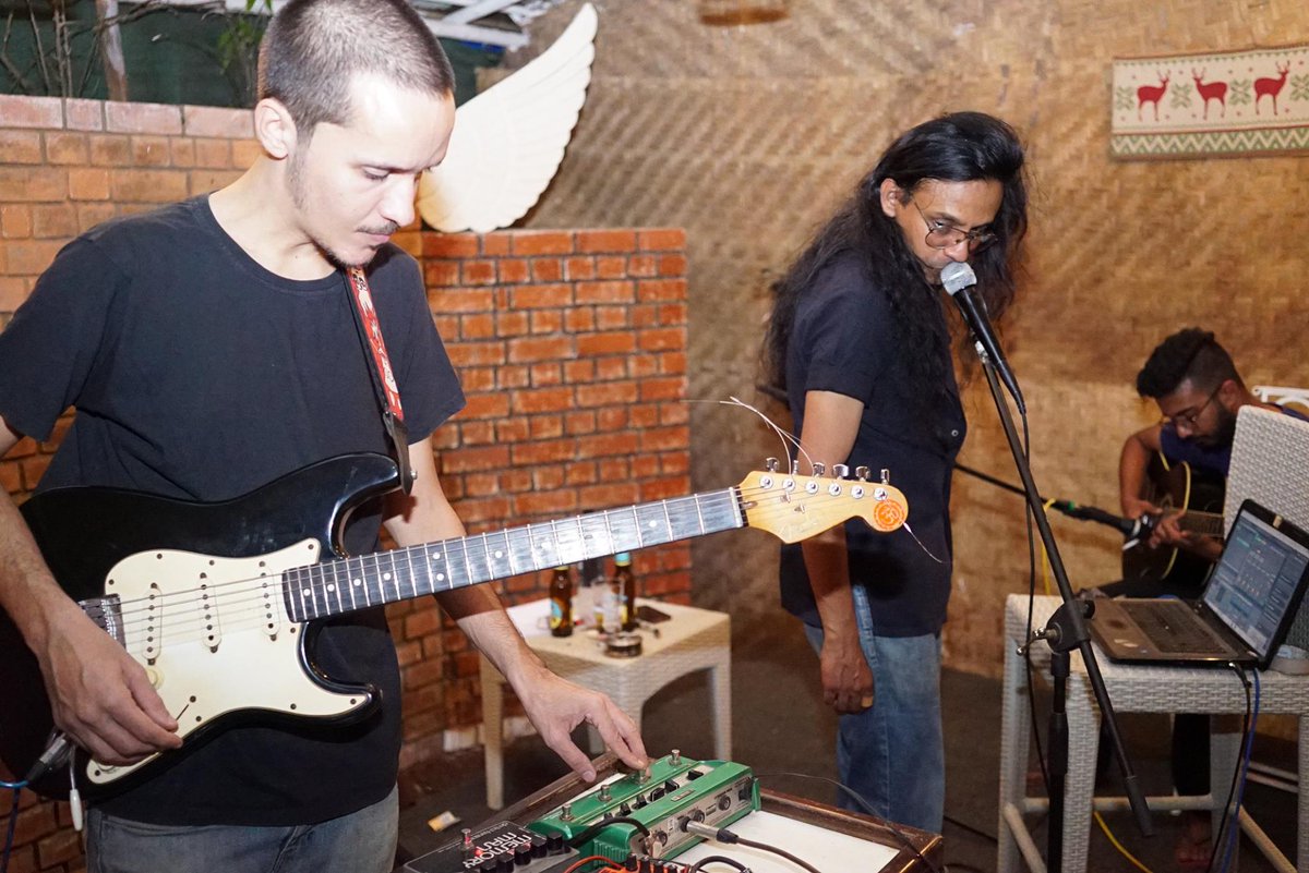 CafeCotinga's tweet photo. Here's some #Cotinga-flavoured shenanigans that went down last Wednesday. See yourself caught in the act? Then tag yourself. #Anjuna #Goa https://t.co/clygZzU4Hx