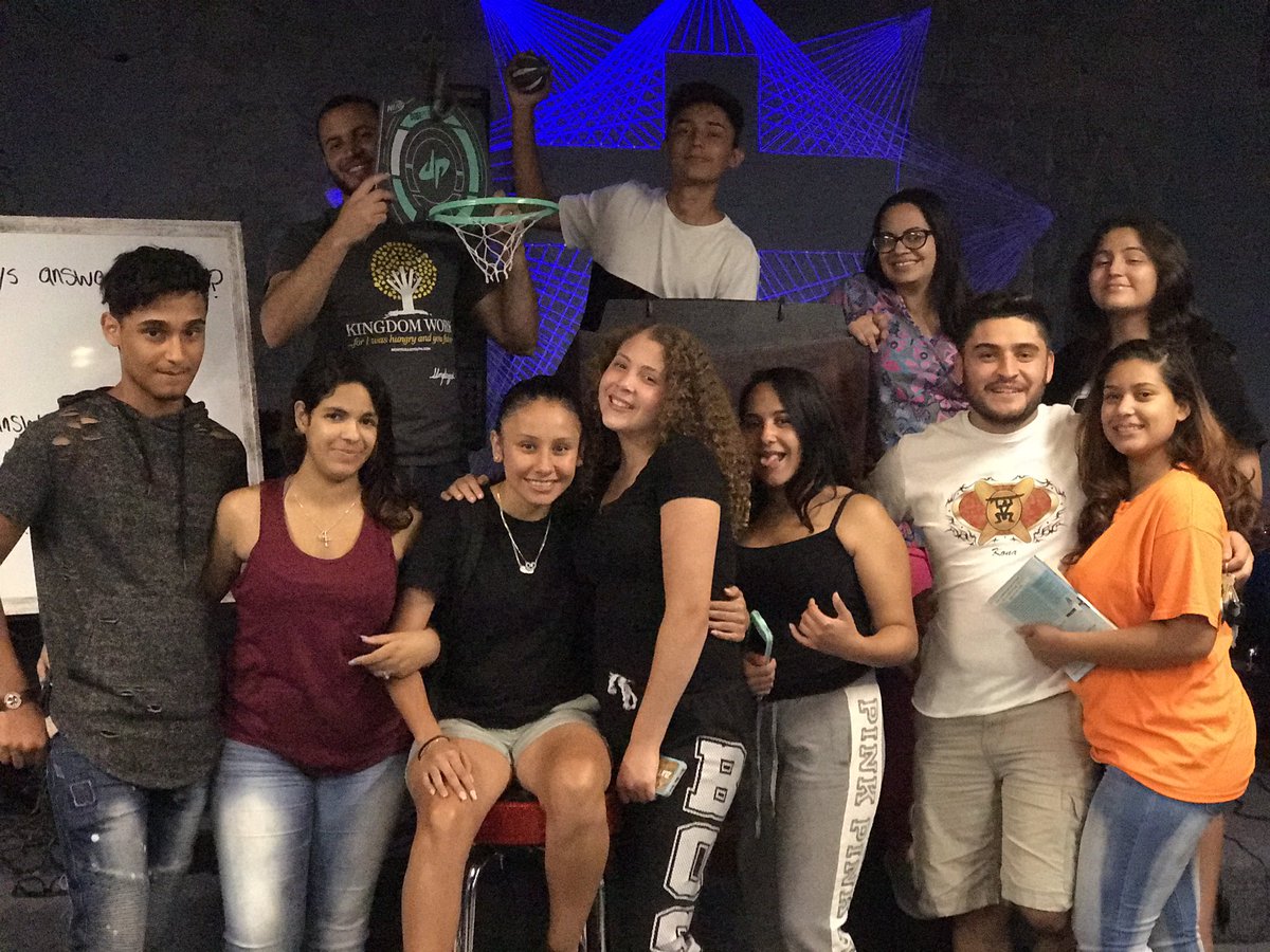 UnpluggedCampus's tweet photo. Creative night pics from this past week! #ThisIsWhat some of our @MontiHS_Pride and @suny_sullivan students do during #summer2017! https://t.co/92lNMfsvgk