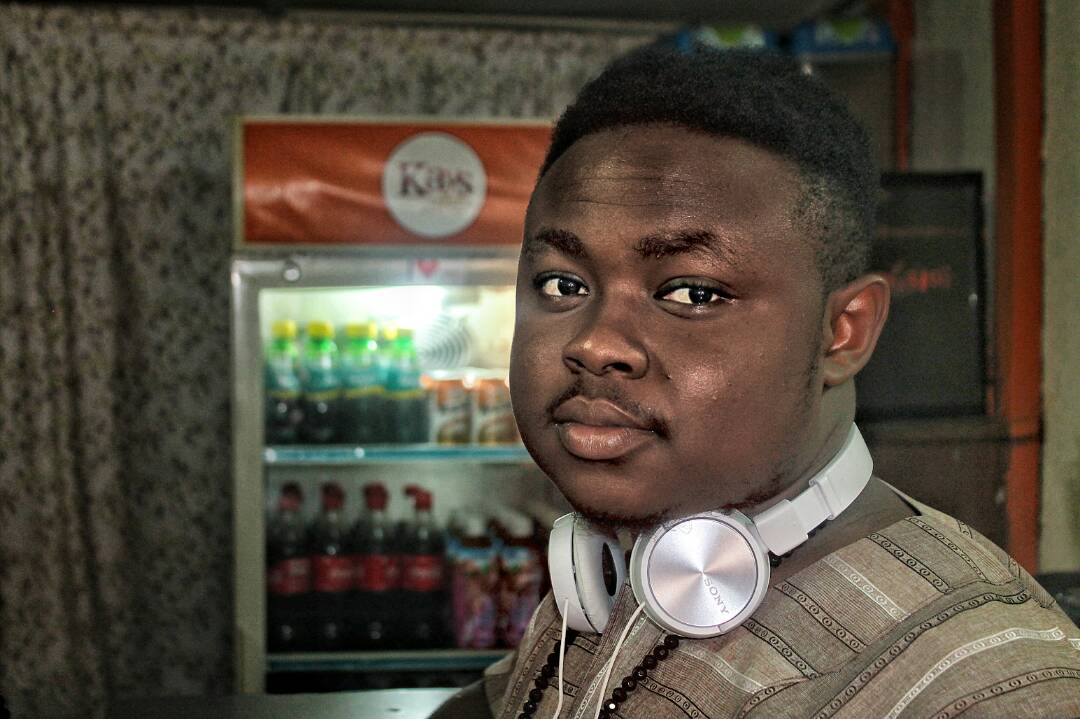 kayschippy's tweet photo. Happy chippy customer waiting for his order. 🍴🍴breakfast time. https://t.co/36EjLFd6Nd