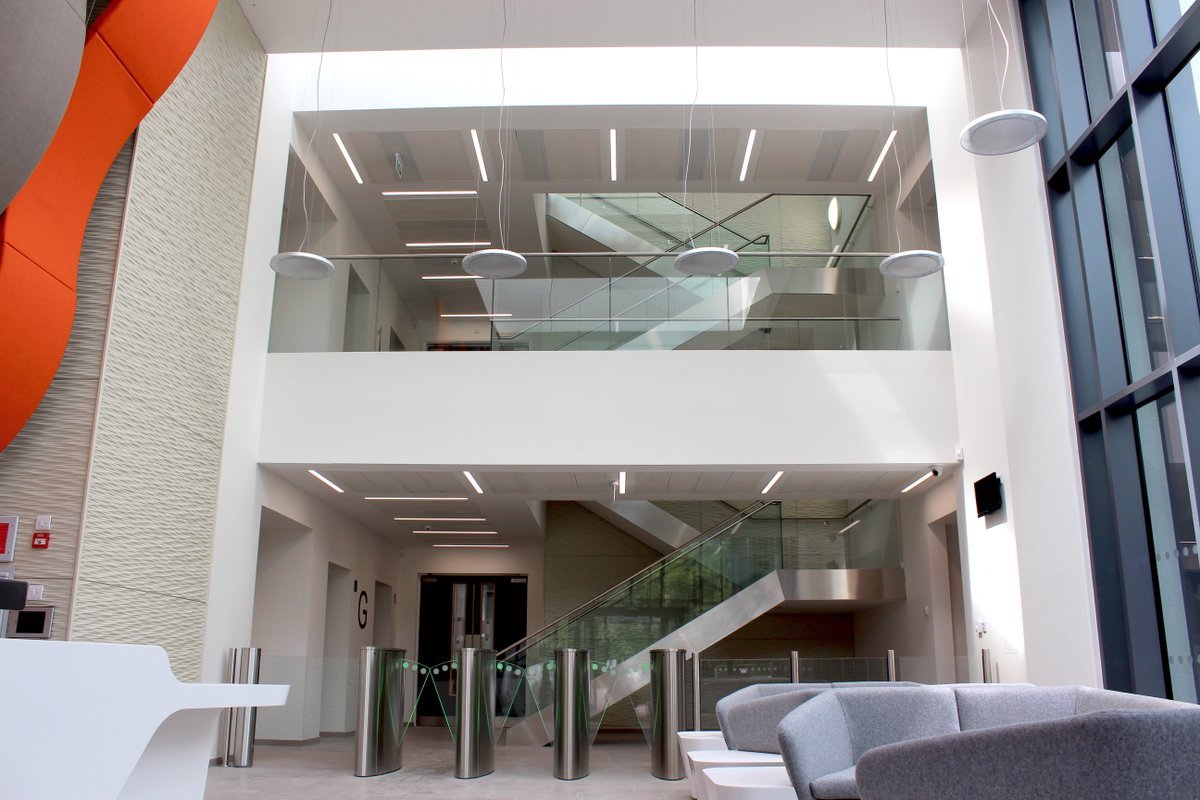 299LightingLtd's tweet image. You will never get a second chance to make a great FIRST impression! Does your #receptionlighting need updating? We can help you!