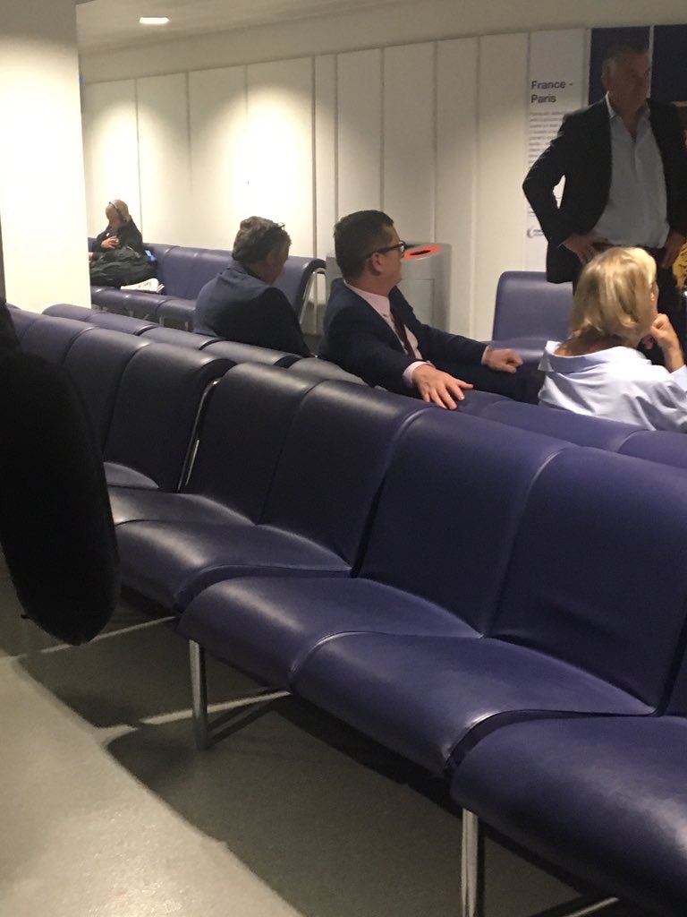 Is this our beloved Contract Dave on his way to Amsterdam? A certain Dutch defenders reps are based there👀🤔
