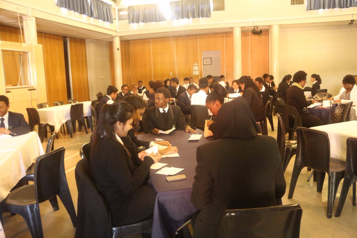 careercoachbw's tweet photo. John Mackenzie School #Francistown
#CareerDevelopmentPlanning Coaching Session #SkillsToday https://t.co/QLiNh29ccc