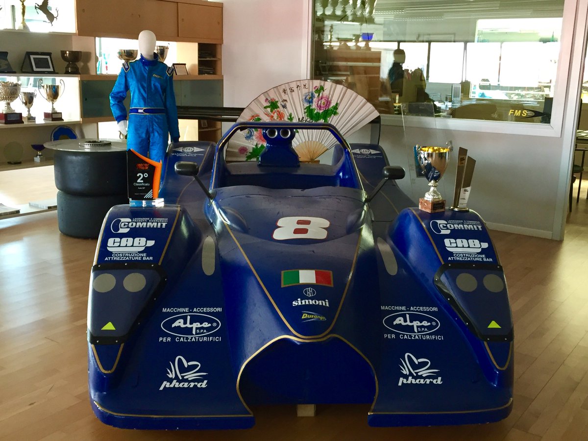 Durango_team's tweet photo. L'ufficio FMS Racing auguri buone vacanze a tutti!!😁 https://t.co/2NcXOJpIgS