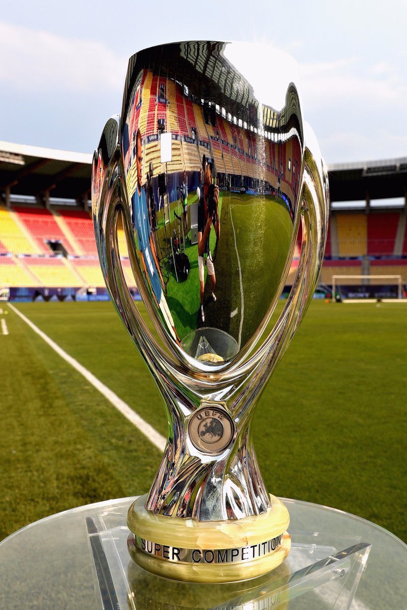 Match day super cup. Суперкубок уефа 2023. Кубок суперкубок уефа. Фото суперкубка уефа. Трофей суперкубка уефа.