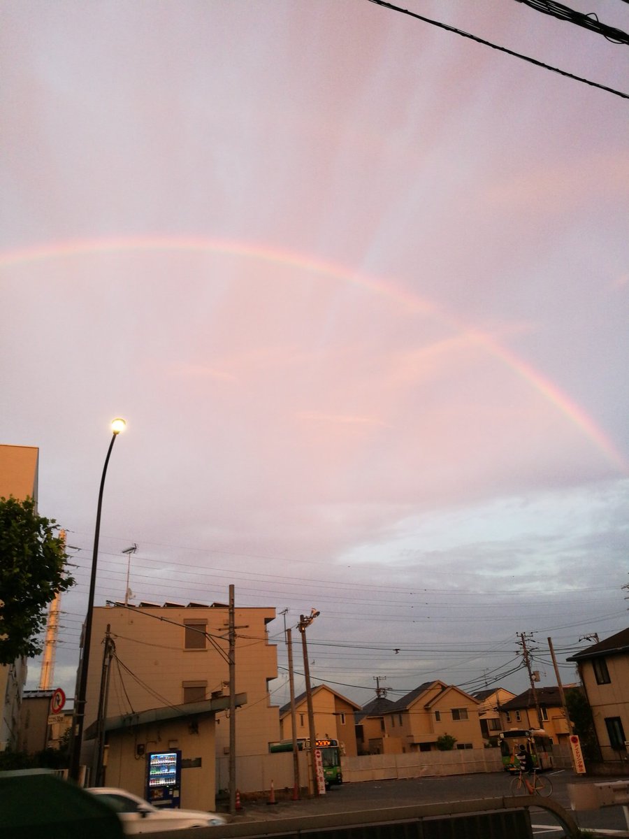 الوسم 余裕がある人綺麗だな على تويتر