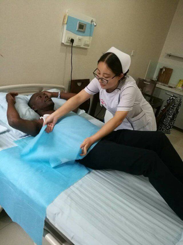 Kidneyknowledge's tweet photo. Guess what treatment this renal patient is receiving now? This treatment is anti-inflammation, anti-coagulation, dilation of blood vessel https://t.co/lU8YA2KY0R