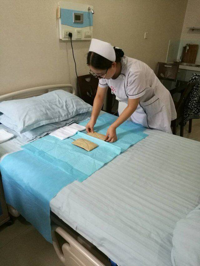 Kidneyknowledge's tweet photo. Guess what treatment this renal patient is receiving now? This treatment is anti-inflammation, anti-coagulation, dilation of blood vessel https://t.co/lU8YA2KY0R