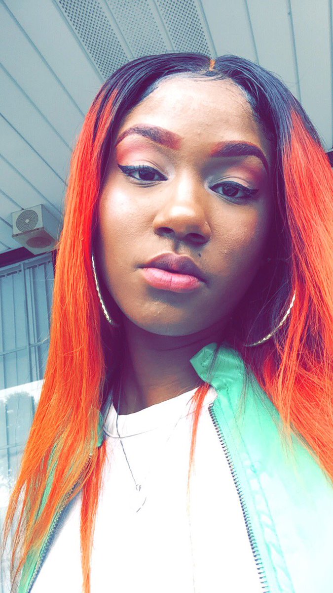 BarbiAccountant's tweet photo. Da Nail Plug #nailplug #kdot https://t.co/fcGgfj8cH1