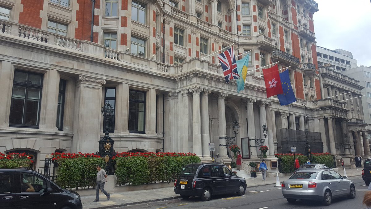 stoworkshop's tweet photo. Enabling survey work at the Mandarin Oriental Hotel in Knightsbridge today. #lovesurveying #conditionsurvey https://t.co/fdtyAOzxxy